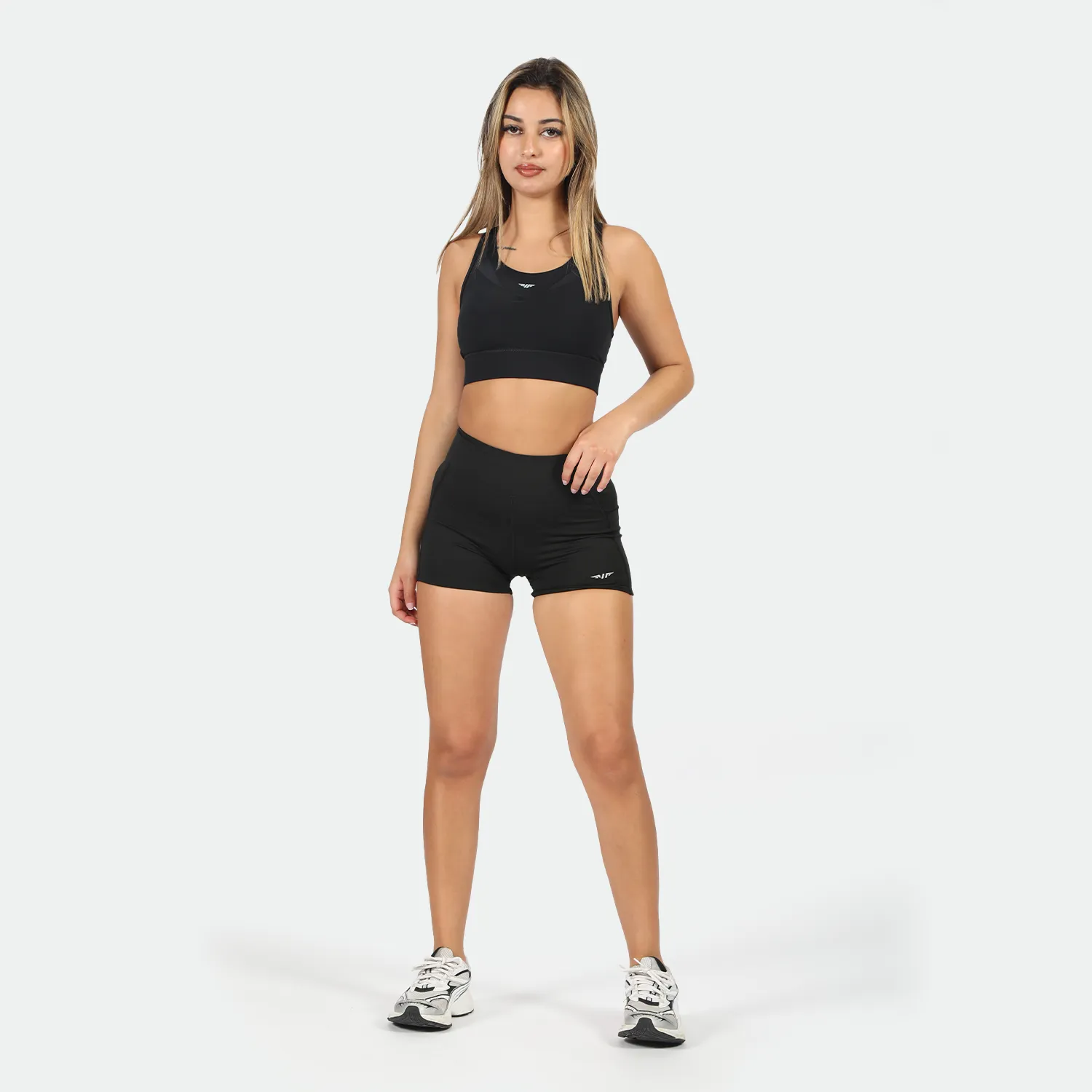 WOMEN-GO-BEYOND-TIGHT-SHORT (BLACK)